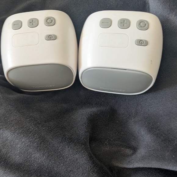 Momcozy Wearable Breast Pump - Gray - Picture 3 of 8